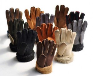 La tendance des hommes pour les gants en fourrure