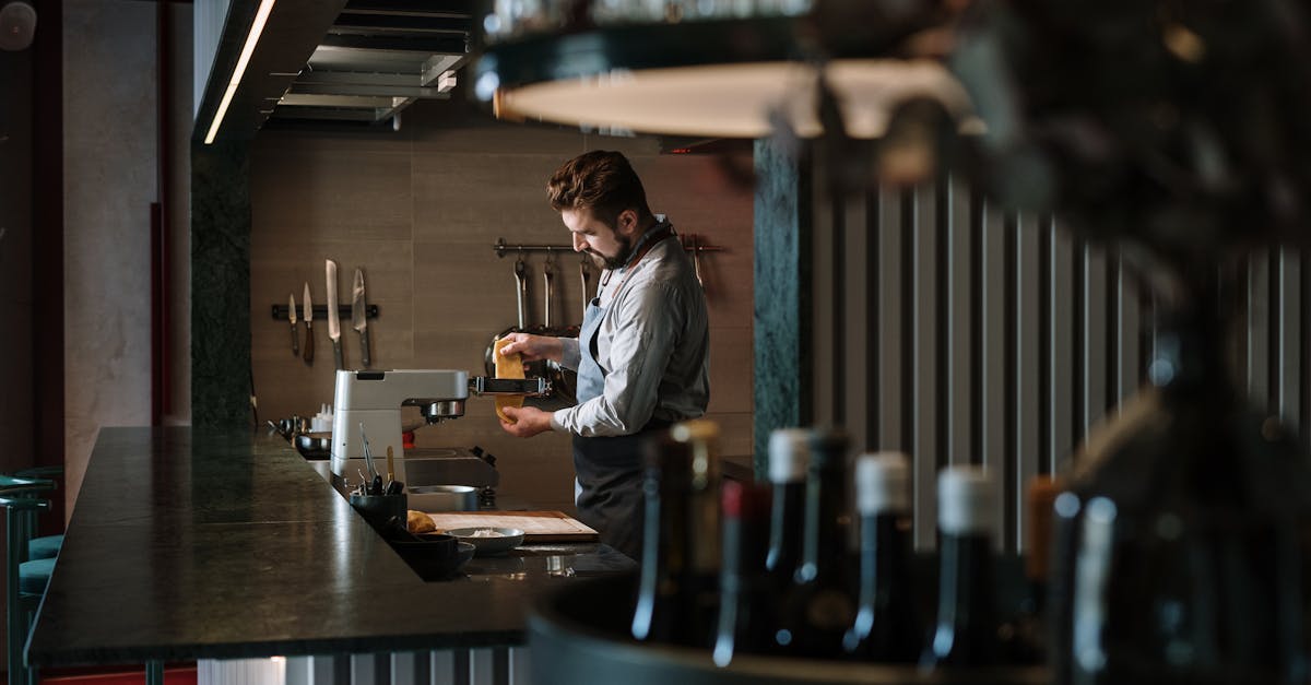 découvrez belleville triplets, un bar-restaurant convivial à paris alliant cuisine savoureuse et ambiance chaleureuse, idéal pour vos repas entre amis.